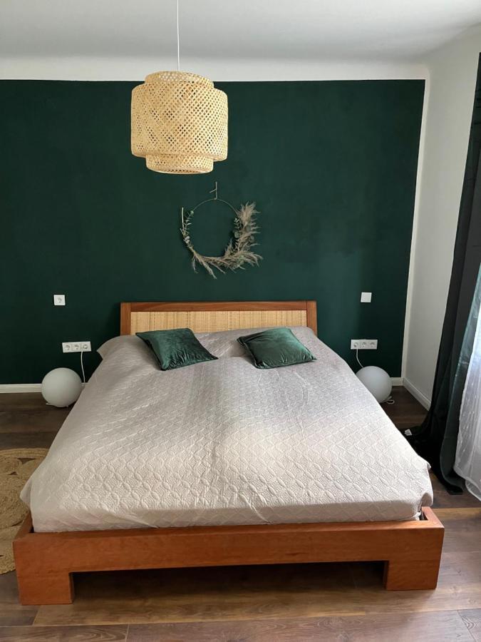 Mon Bijou 2 Schlafzimmer 蒙绍 外观 照片
